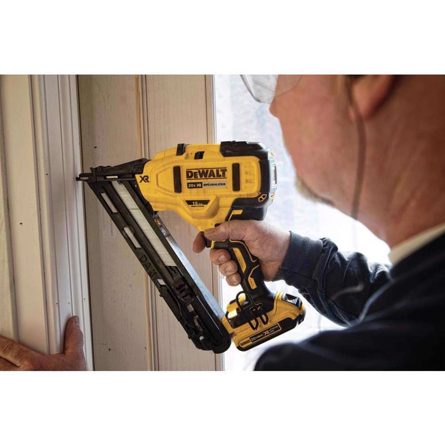 DeWalt 20V MAX XR 15 Ga. Cordless 34 Deg Nailer 20 V 8 DeWalt 20V MAX XR 15 Ga. Cordless 34 Deg Nailer 20 V - Image 6